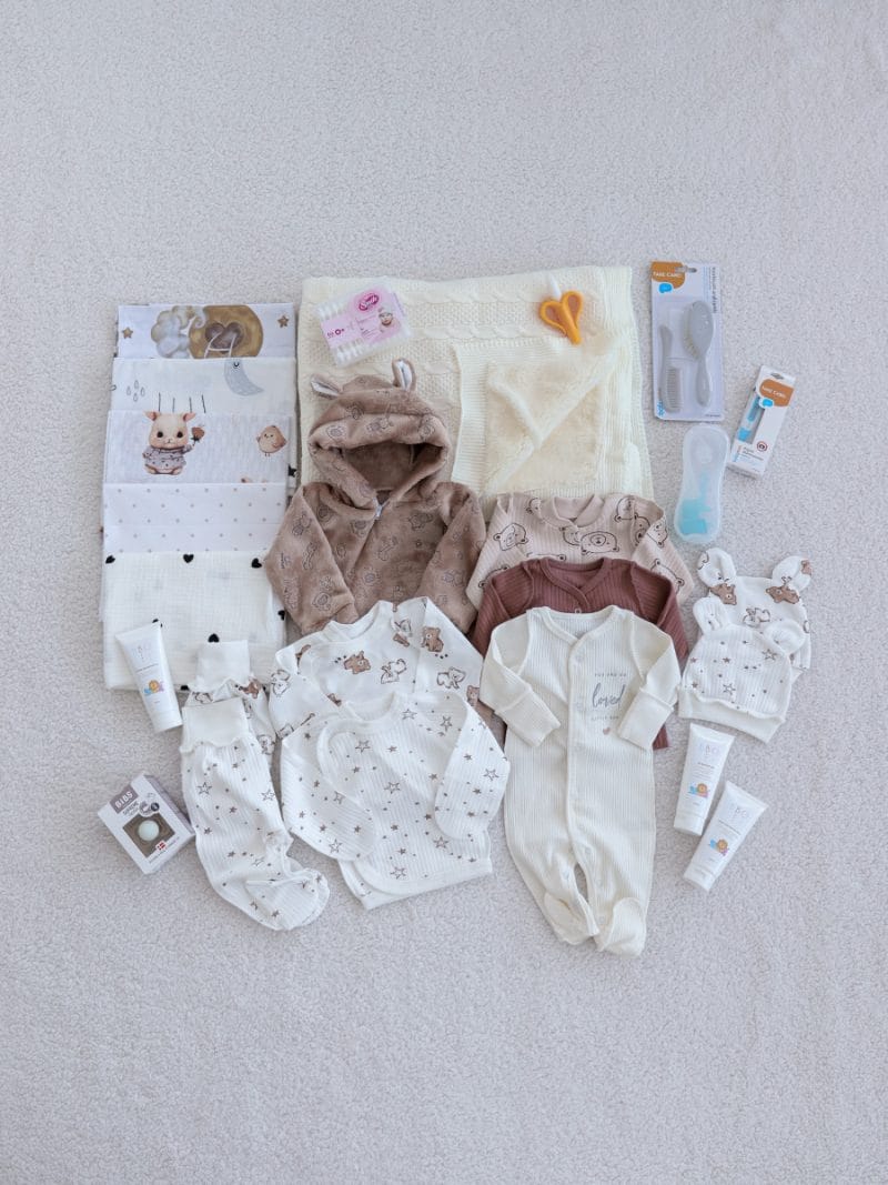 Набір в нейтральному кольорі Набір в нейтральному кольорі